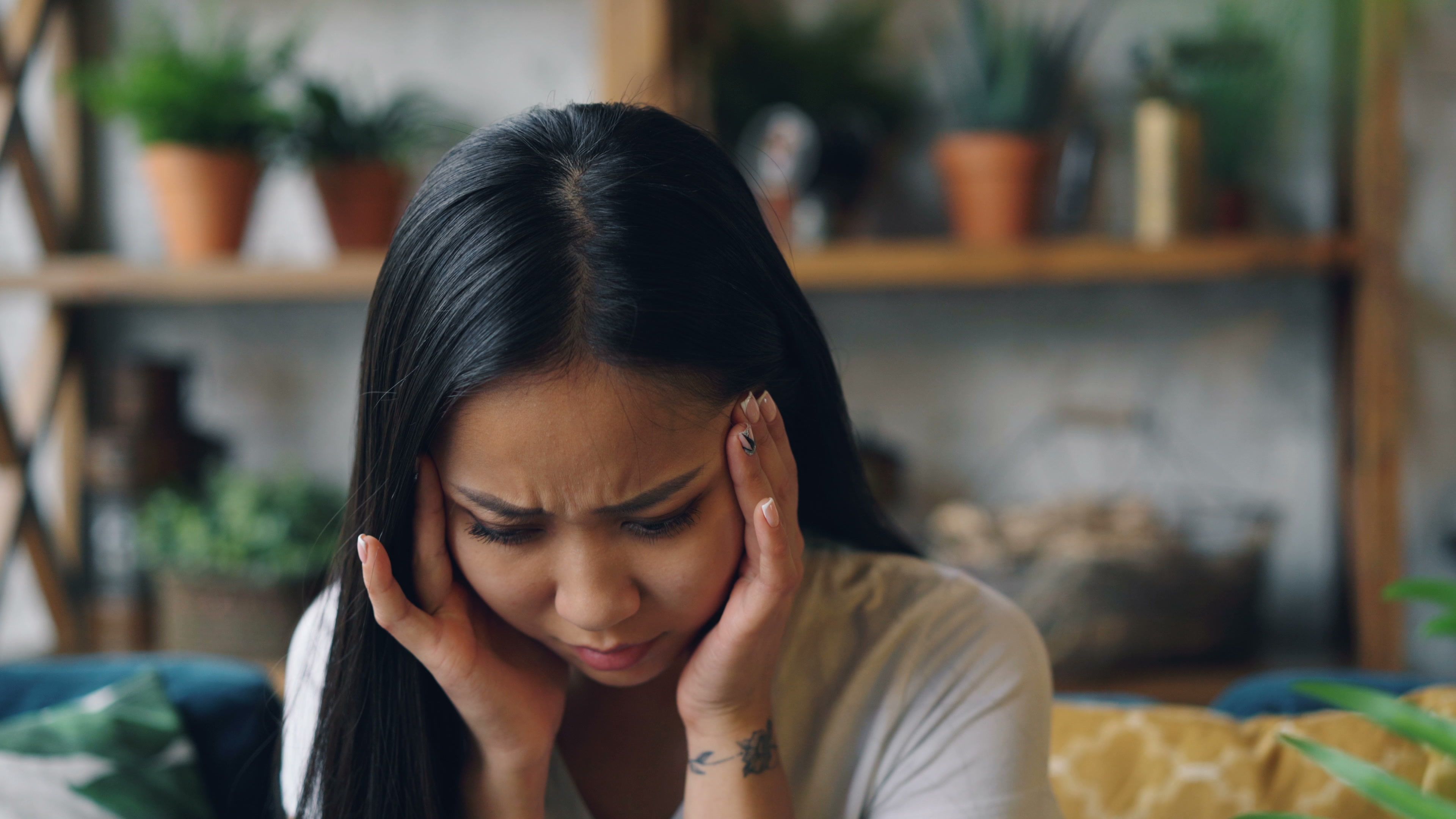 Latina patient experiencing dizziness and head pressure associated with POTS